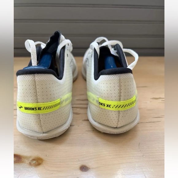 Brooks Shoes  Womens 9 Draft XC Running Sneakers White Mesh Spikes 1000391D129 - Picture 3 of 8